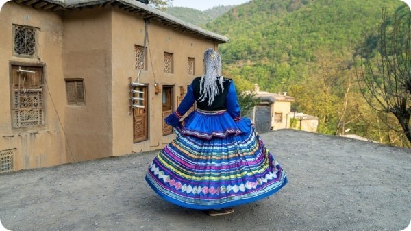 آموزش دوخت لباس‌های سنتی گیلانی