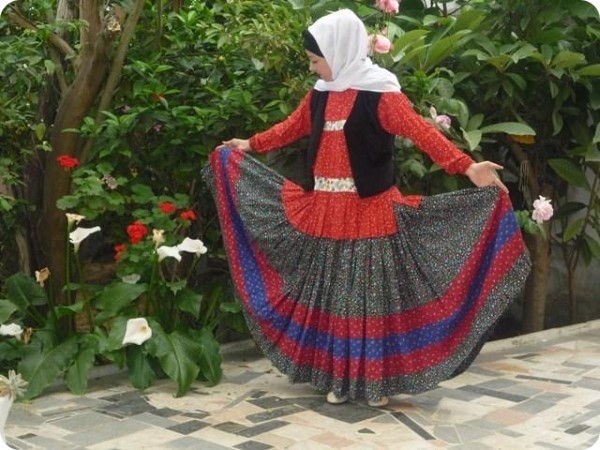 آموزش دوخت لباس‌های سنتی گیلانی