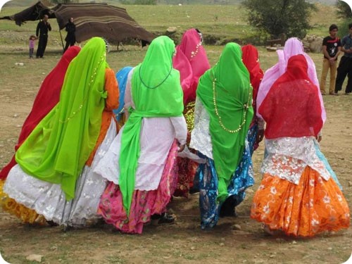 آموزش دوخت لباس‌های سنتی بختیاری زنانه
